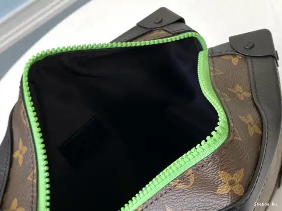 SOFT VUITTON LOUIS TRUNK 0605